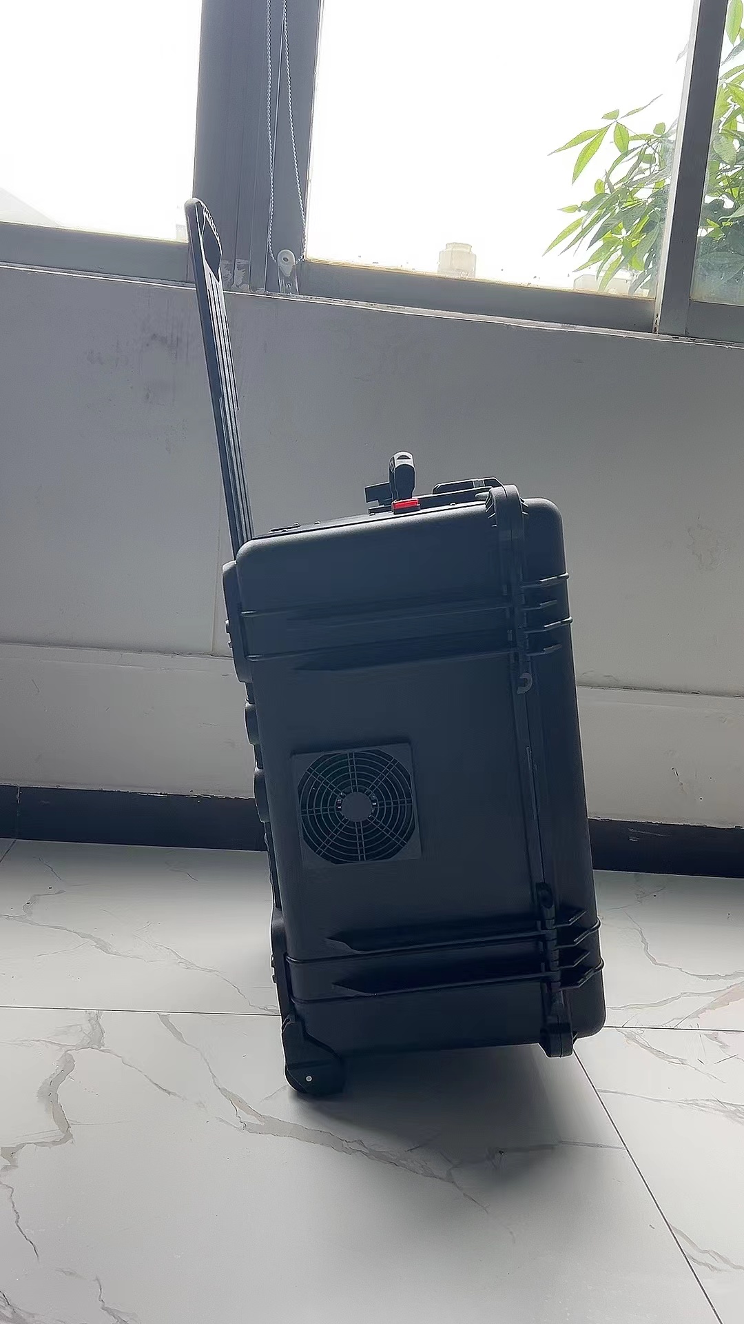黑山手拉箱型移动通信干扰器